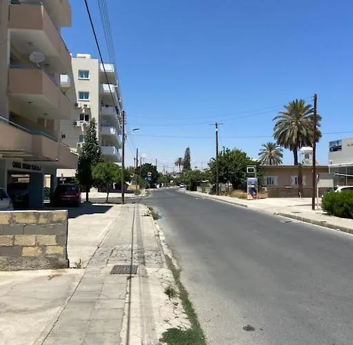 Paradise Homes 9 דירה לרנקה