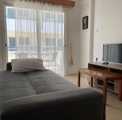 Paradise Homes 9 * לרנקה